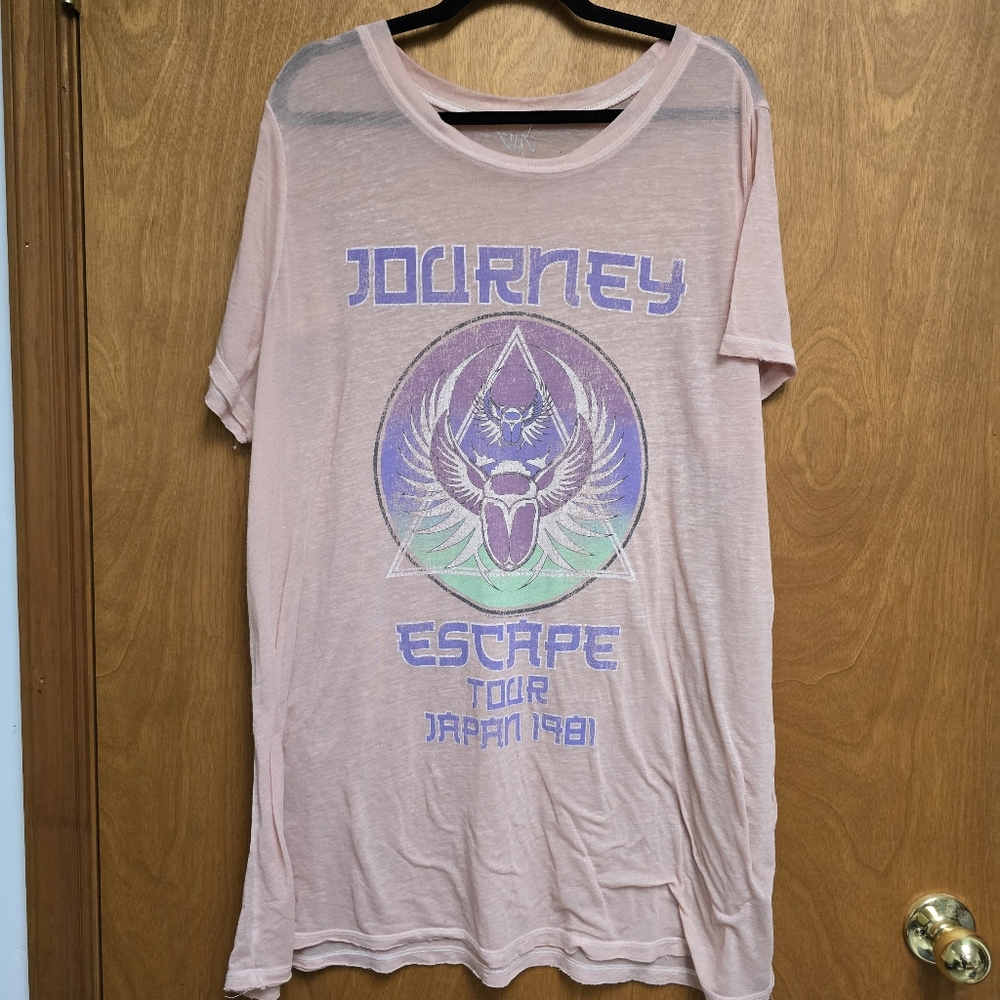 🟦 Torrid Vinyl Icons Sheer Journey Tee